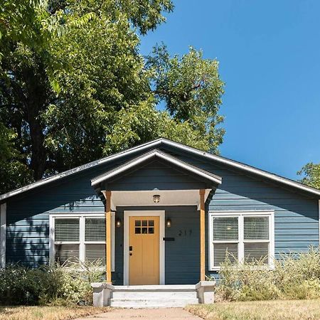 Escape To A Restored 1920S East Waco Bungalow Villa Exterior foto